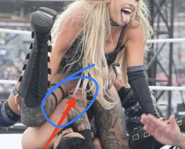 Liv Morgan keeps that kitty shaved for real it seems