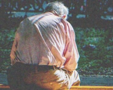 HT13. A man who divorced his wife of 47 years begs for her See More – Daily News