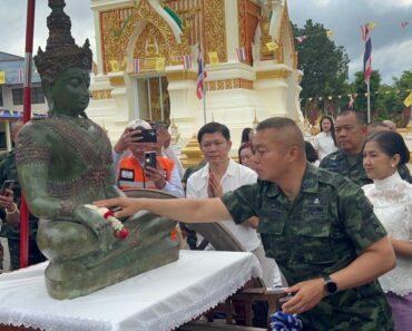 แม่ทัพภาค 2 ยันไม่มีนัยสำคัญ ทำบุญถวายพระตามปกติ เข้าใจนายกฯ ต่างคนต่างทำตามหน้าที่