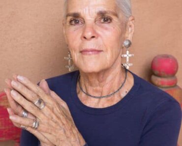 Hollywood star Ali MacGraw retired from acting & now lives in a tiny town where people respect her privacy – PrimeDialy
