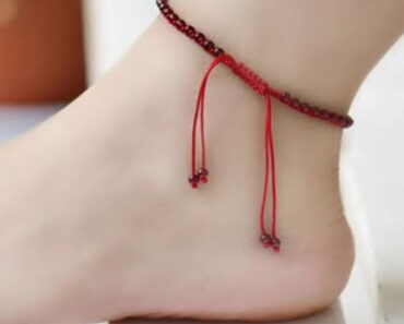 The meaning of wearing ankle bracelets